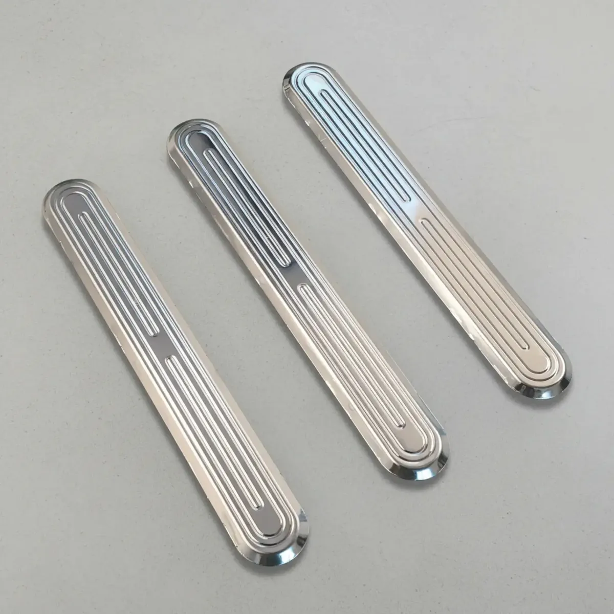 Elemento Tátil Direcional 235mm Inox Frisado Adesivado