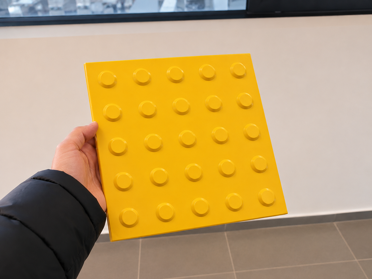 Miniatura 1 de Piso Tátil Alerta Argamassado Amarelo 250x250x12 TPE